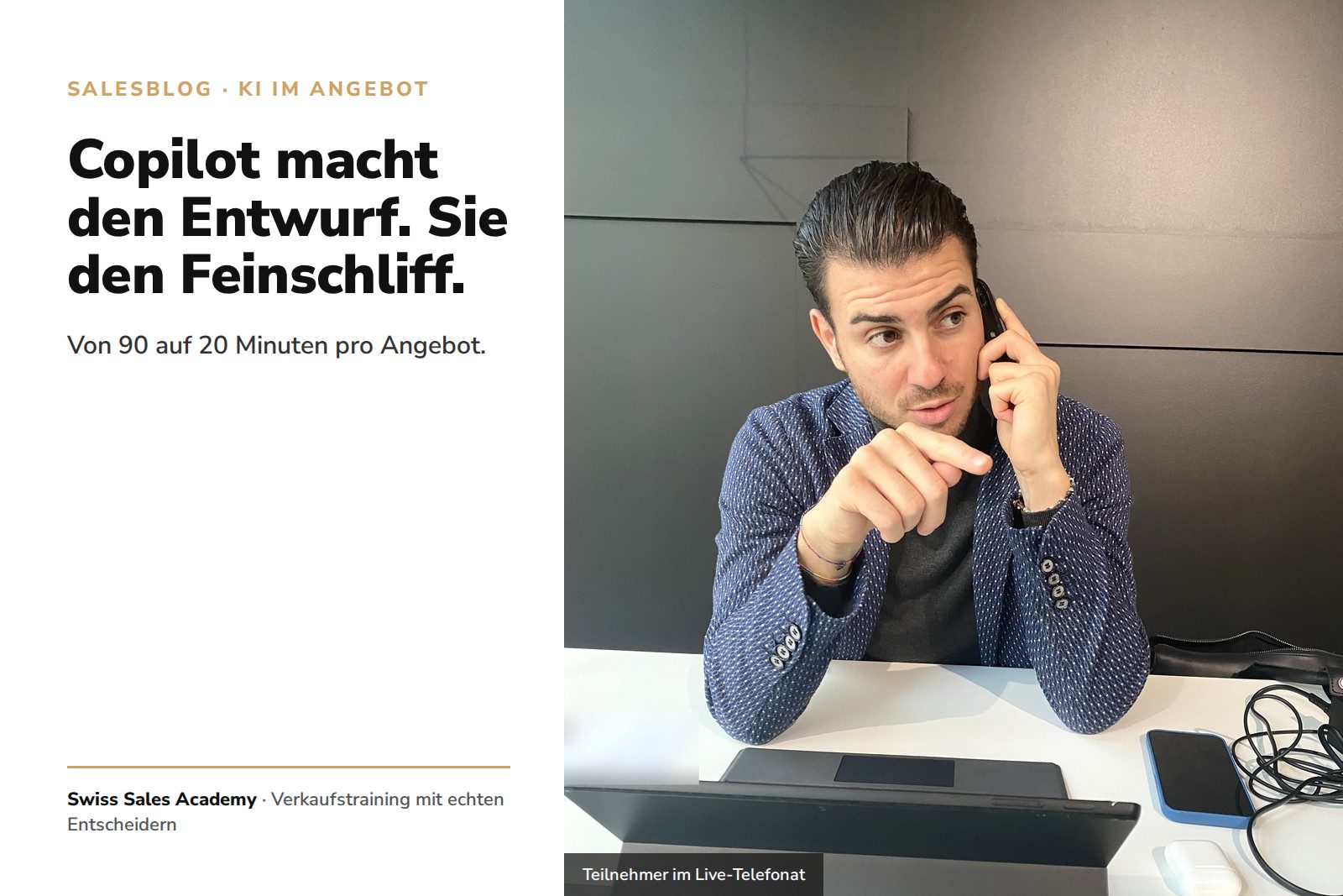 Verkäufer im Anzug telefoniert am Schreibtisch vor seinem Laptop