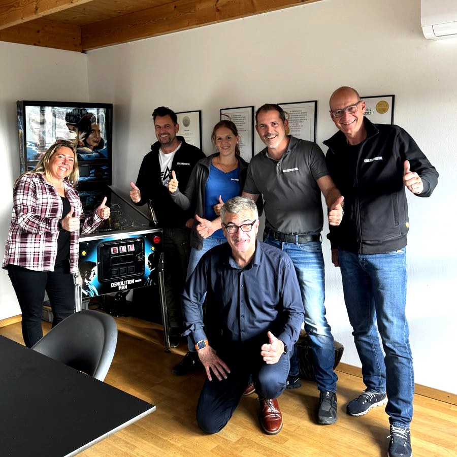 Standteam der CREAMETAL AG nach dem Messetraining