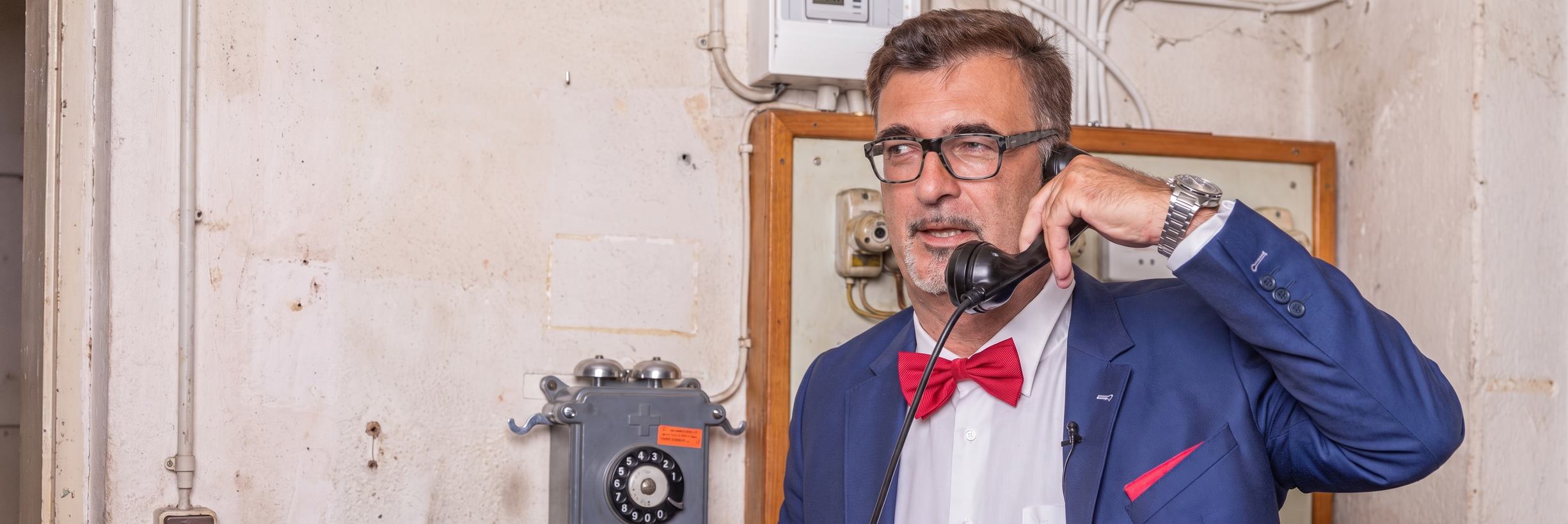 Dieter Menyhart am Telefon